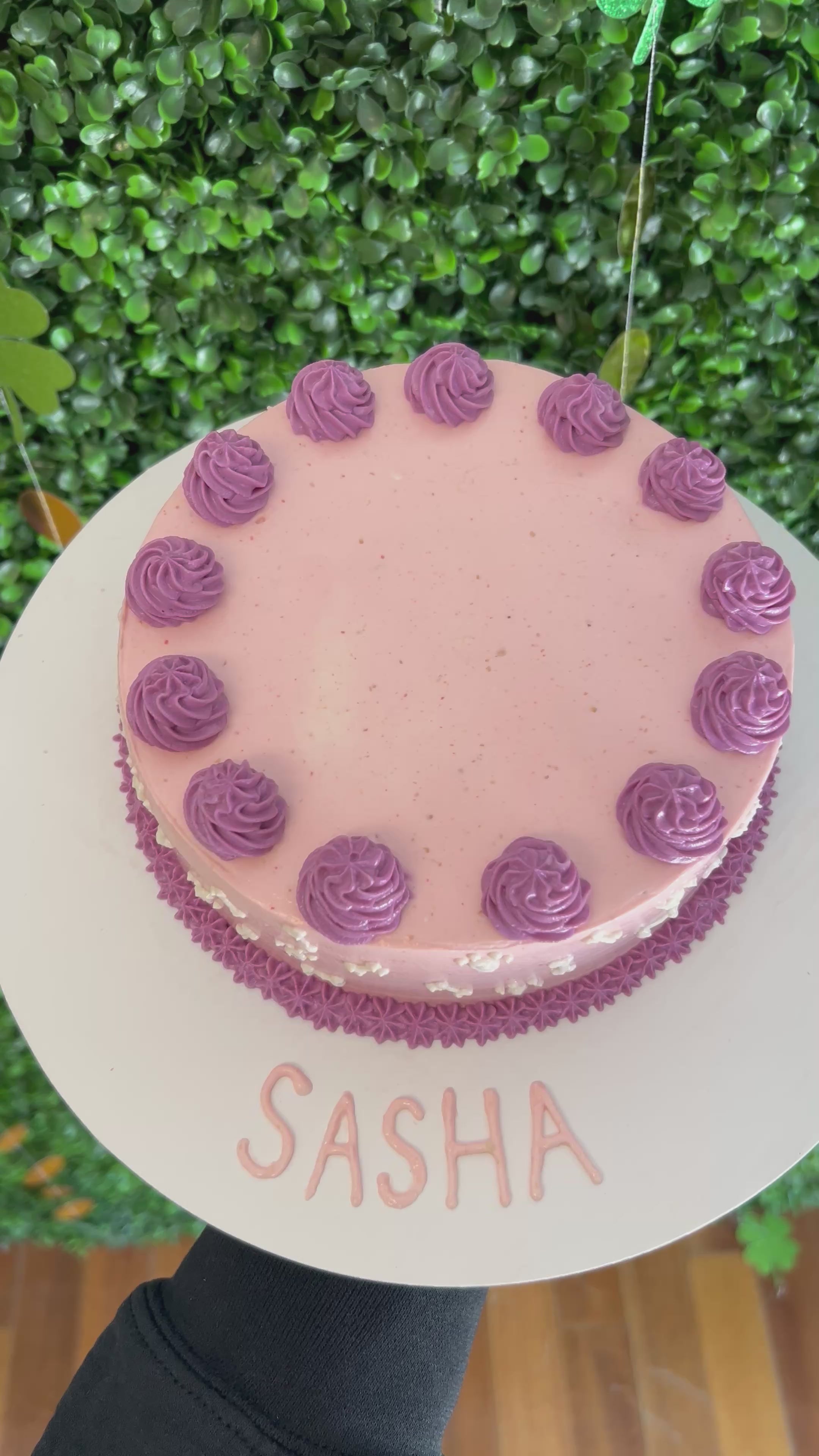 Circle Dog Cake With Bone & Pawprints (Organic)
